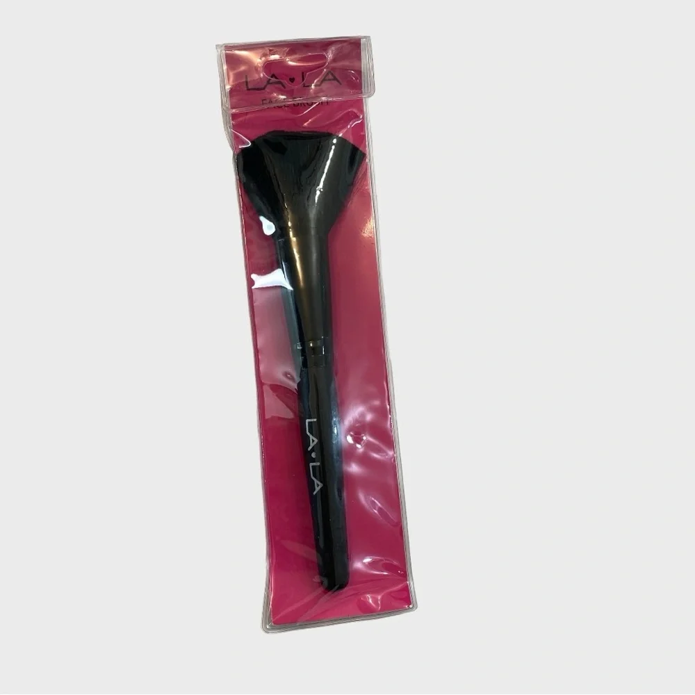 NEW LA LA Cosmetics Set of 14 Makeup Brushes Unused New in Package